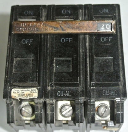 GENERAL ELECTRIC 3-POLE CIRCUIT BREAKER 40A - COMMON-TRIP