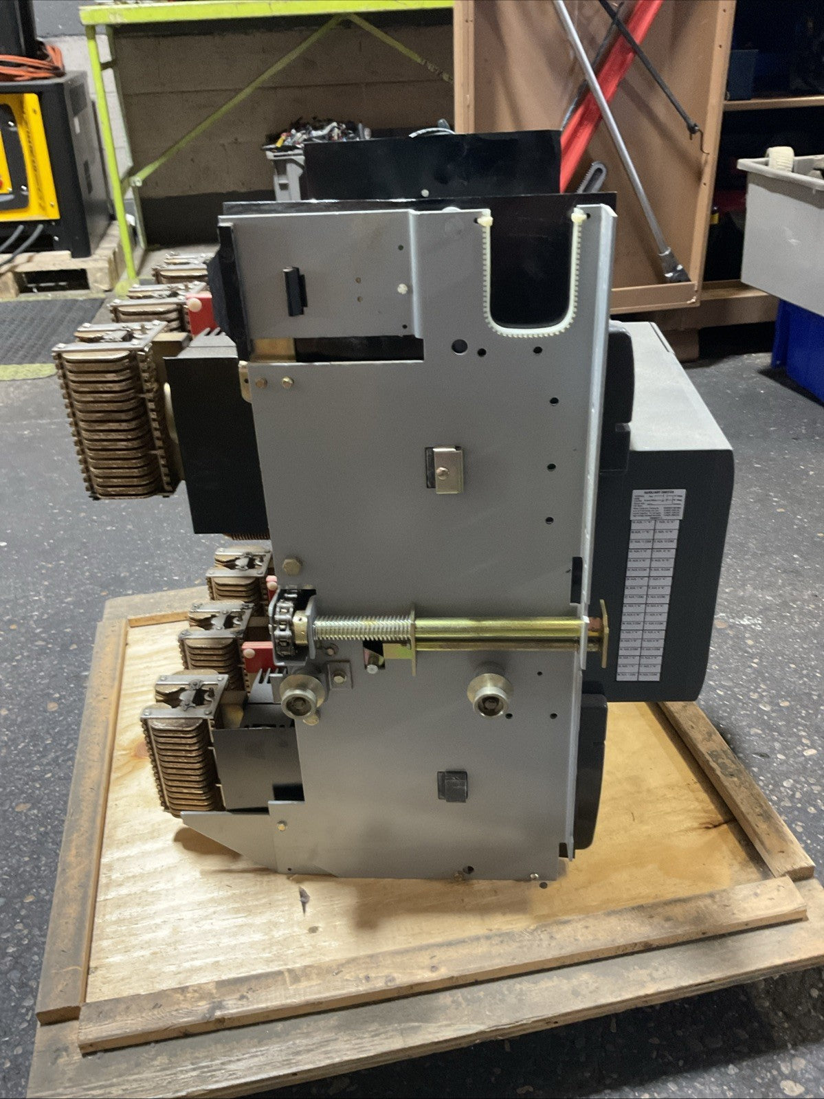 GE SSD40B440 600VAC 3POLE 4000AMP POWER BREAK II STD BREAK CIRCUIT BREAKER