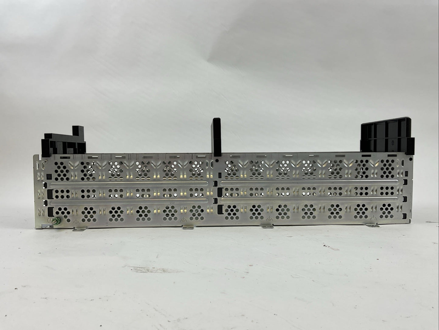ALLEN BRADLEY 1756-A13 CONTROL LOGGIX 13-SLOT CHASSIS SER B