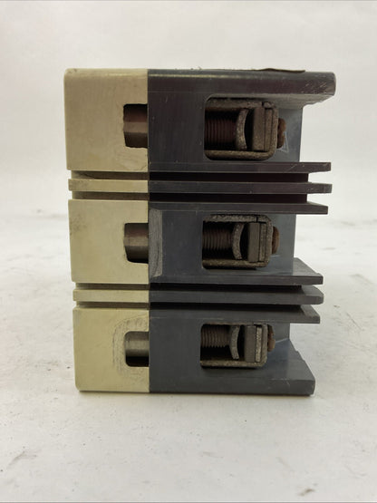CUTLER HAMMER HMCP030H1CA02 CIRCUIT BREAKER 30A 600VAC 3P A1XILB AUX SWITCH