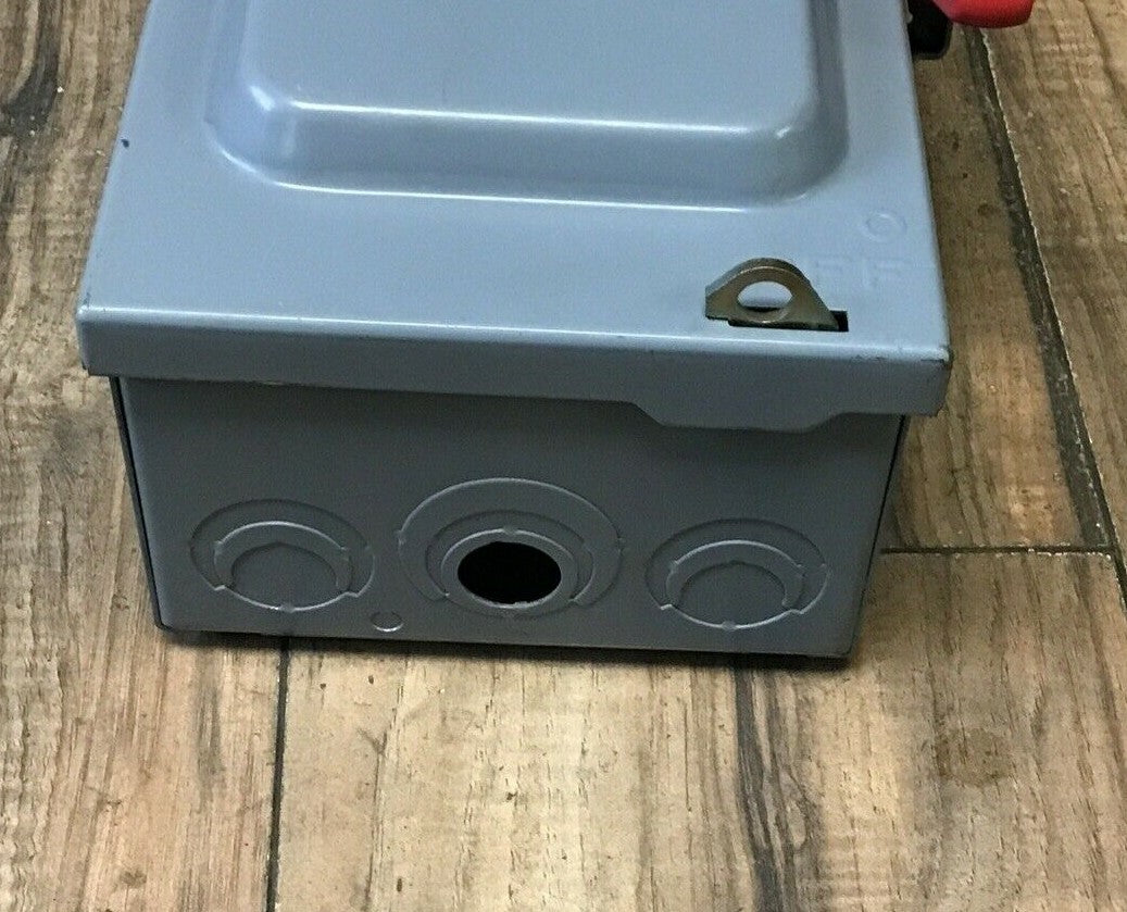 SQUARE D HU361 SAFETY SWITCH SER.F1 30A  NON FUSIBLE TYPE1 600VAC/VDC 30HP