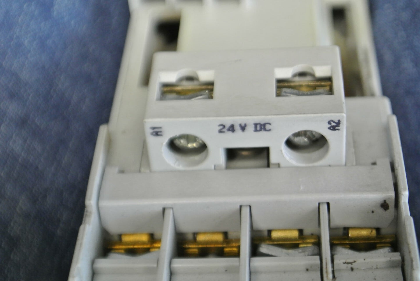 ALLEN-BRADLEY 700-CF400Z* / RELAY / 24VDC COIL