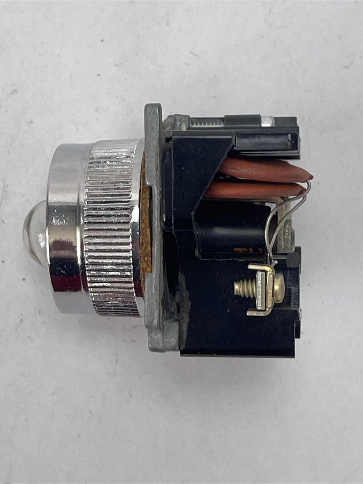 CUTLER HAMMER 10250T228 STD. IND. LIGHT 1 HOLE MTG. 440VDC