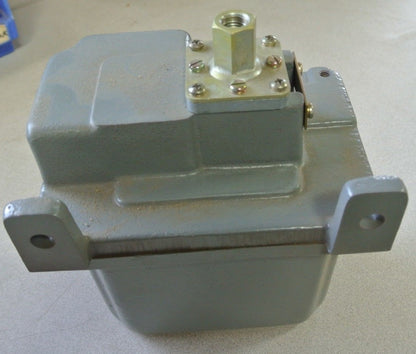 SQUARE D 9012 GAR26 MACHINE TOOL PRESSURE SWITCH, TYPE G - NEW SURPLUS