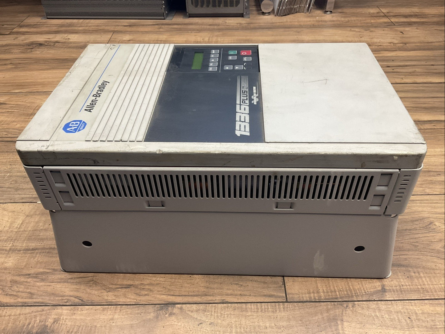 ALLEN BRADLEY 1336F-B030-AA-EN-GM1-HCS2 1336 PLUS SENSORLESS VECTOR DRIVE SER A