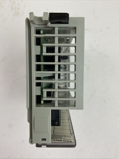ALLEN BRADLEY 1769-OW8 SER B REV 2 F/W REV 3.1 8PT 5-265VAC 5-125VDC FORM A RELA