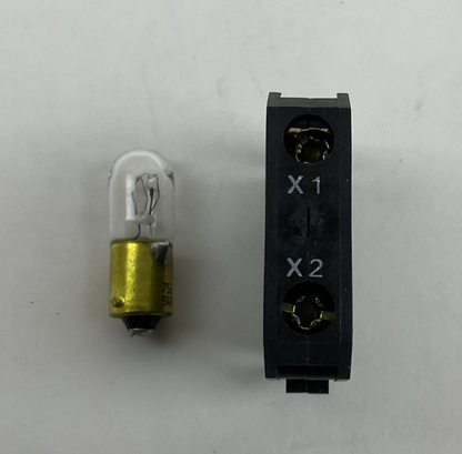 CUTLER HAMMER E22D SERIES A2 250V LIGHT UNIT FULL VOLTAGE CONTACT BLOCK W/BULB