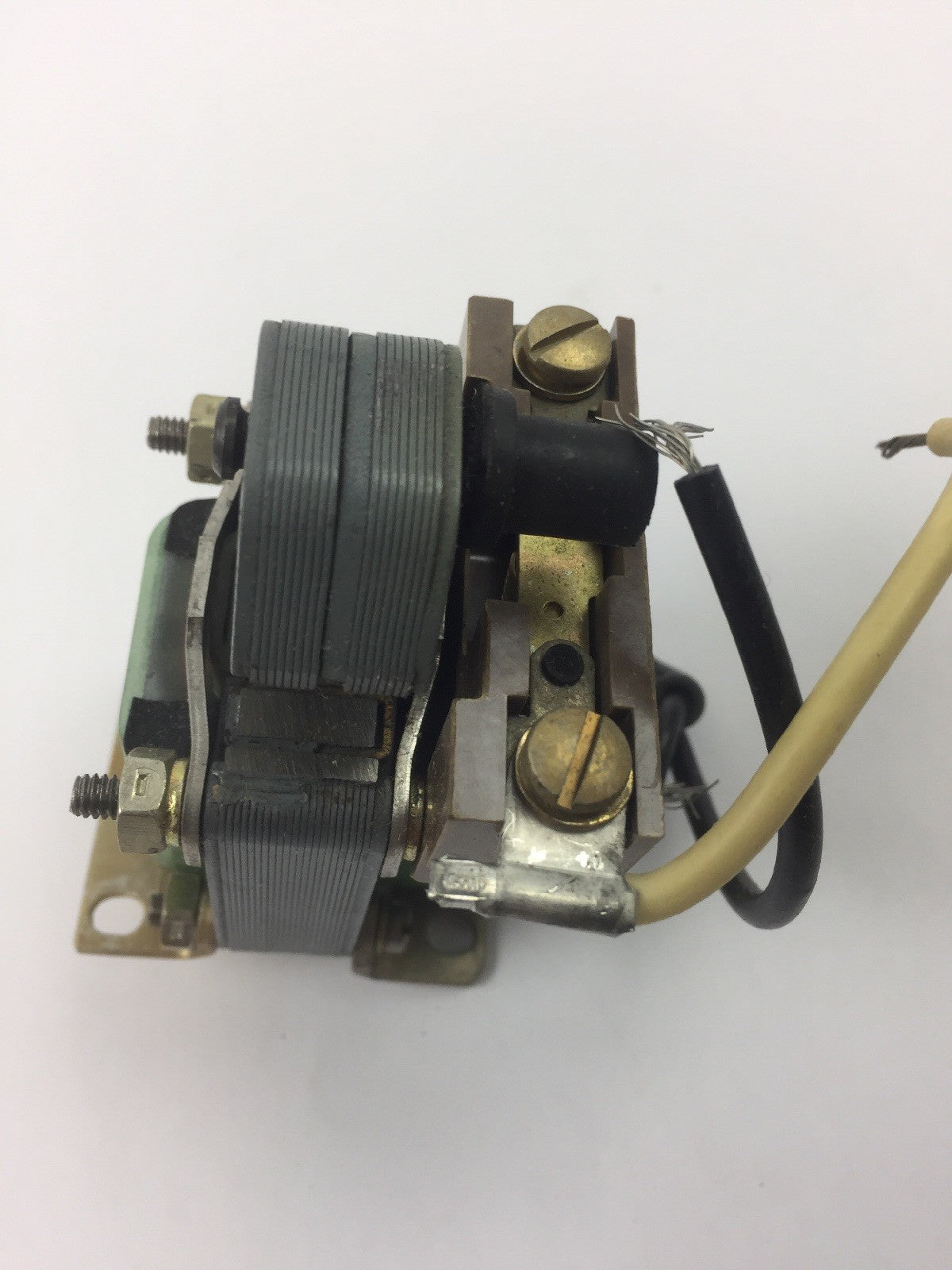 GE CR9500A203A2A SOLENOID 115 VDC PUSH FORM END MGT
