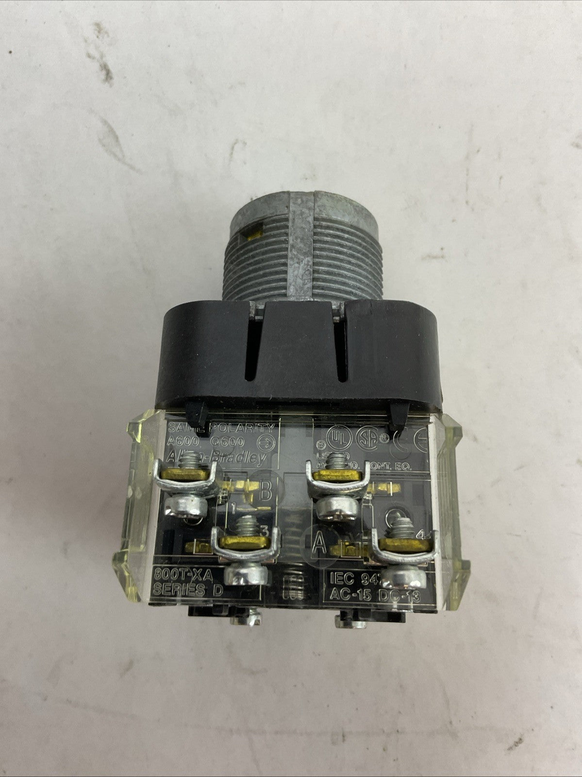 ALLEN BRADLEY 800T-16HW2KB6AX SER U 120VAC 0.90WATTS ILLUMINATED SELECTOR SWITCH