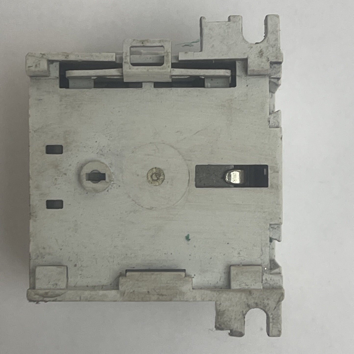 ALLEN BRADLEY 100-MO9N*3 SER A CONTACTOR 600VAC 12A 5HP COIL 24VDC