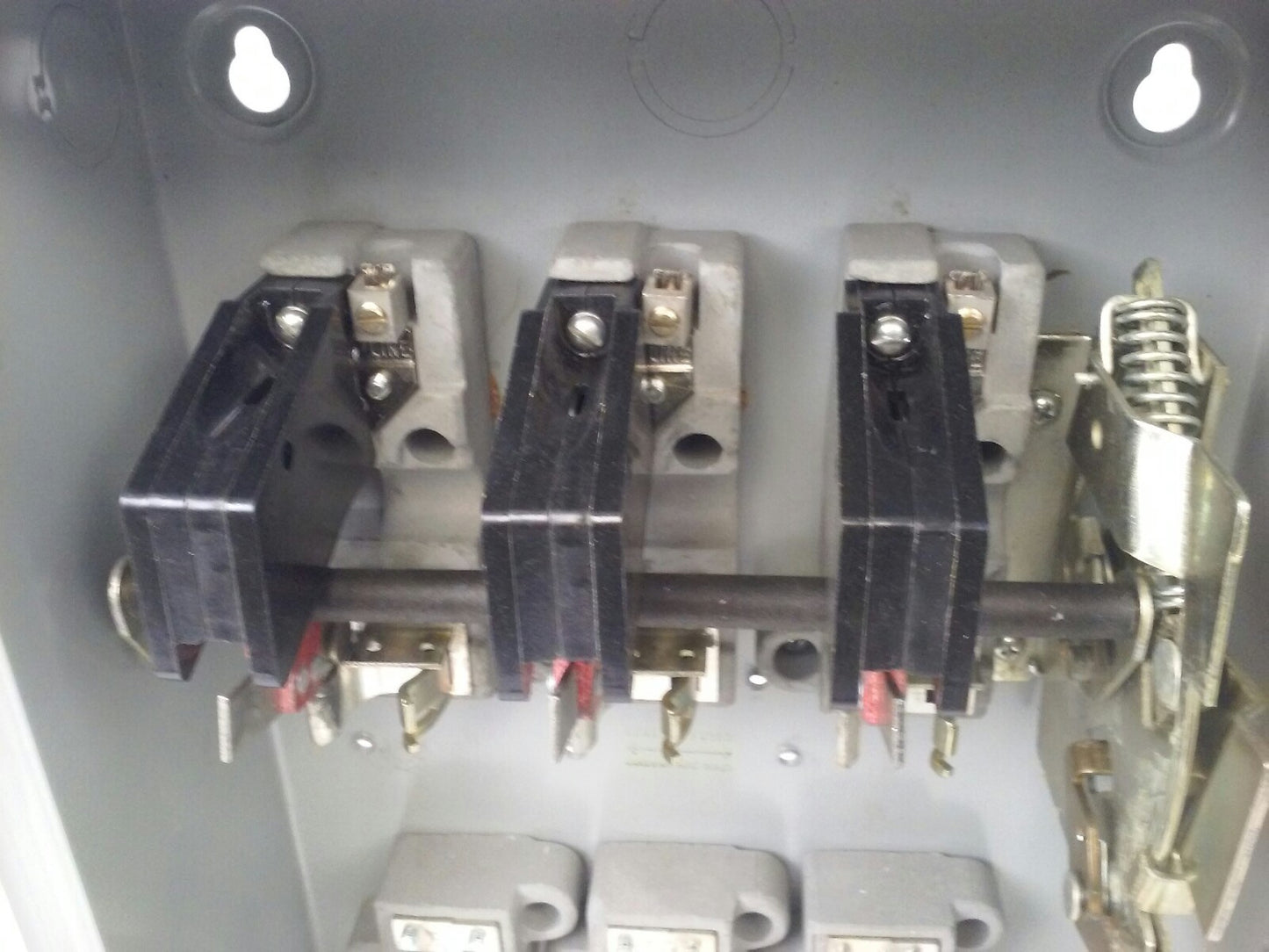 FPE 1336R FUSIBLE SAFETY SWITCH 3P, 30A, 600VAC, 3 WIRE, 3 BLADES, 20HP