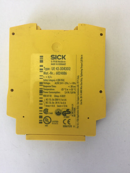 SICK UE 42-3DR3D2 SAFETY RELAY 24V AC/DC