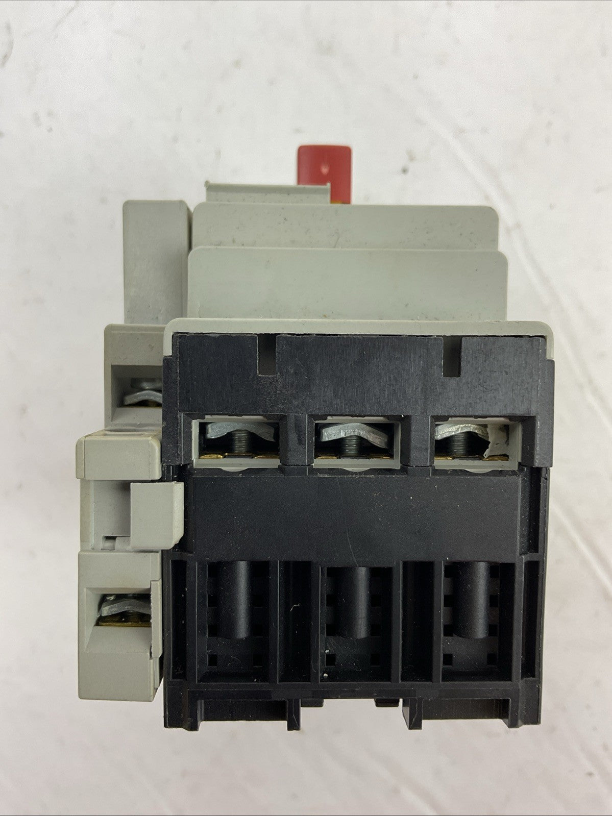 ALLEN BRADLEY 140M-C2E-B10 SER C MOTOR PROTECTOR 0.63-1.0A 140M-C-A SER A 600VAC