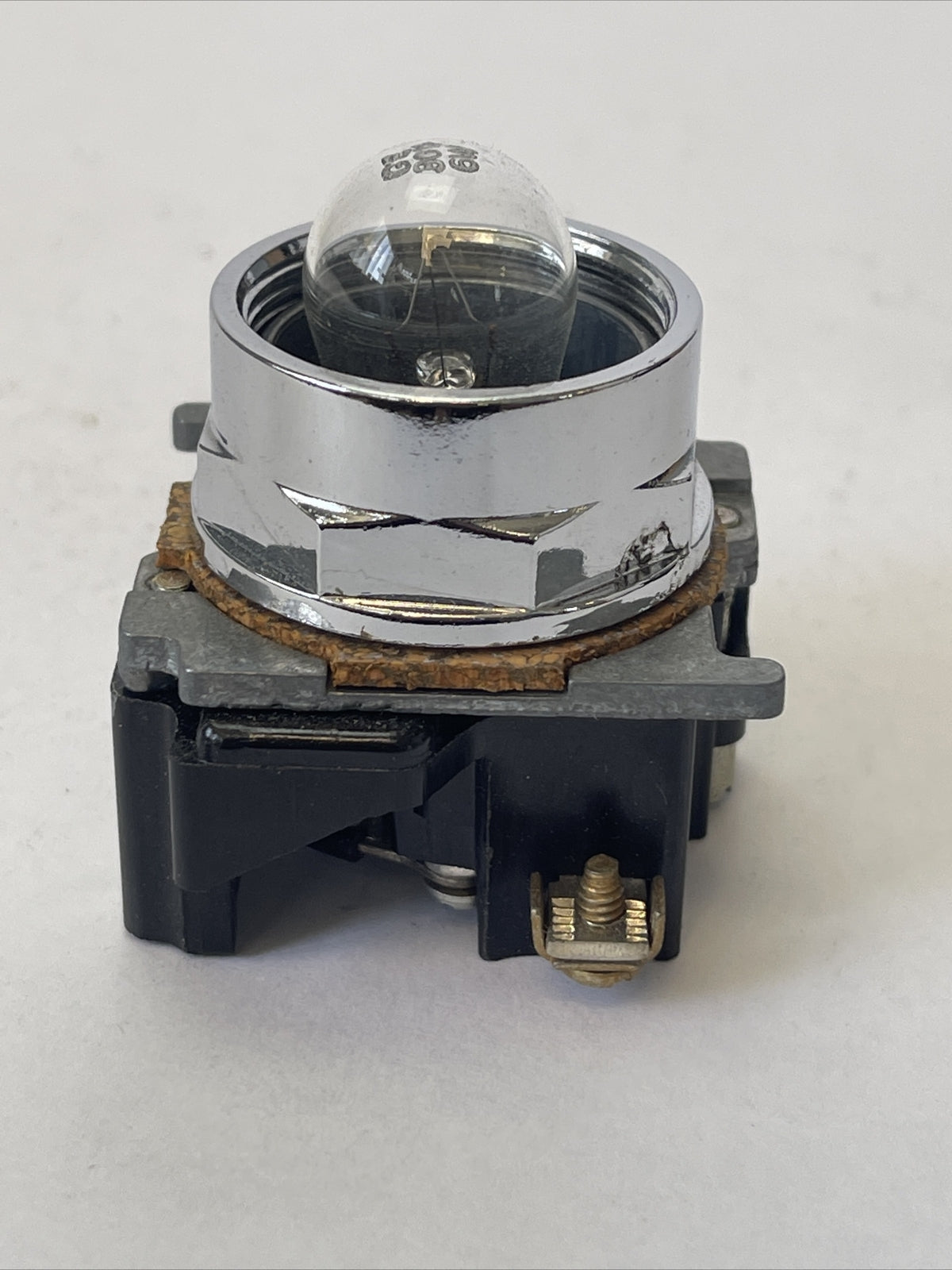 CUTLER HAMMER 10250T206 STD. IND. LIGHT RES.-1 HOLE MTG. 24V