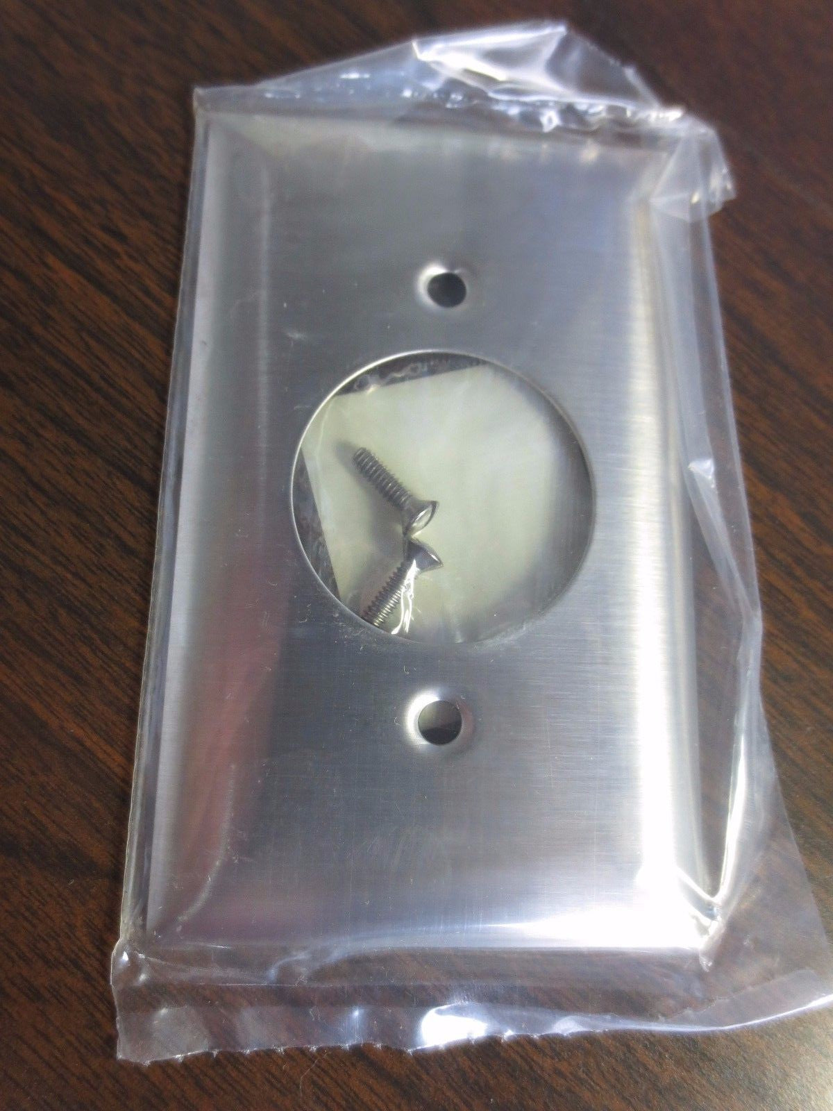 BRYANT S6111 STAINLESS STEEL COVER PLATE, SINGLE RECEPTACLE - NEW SURPLUS