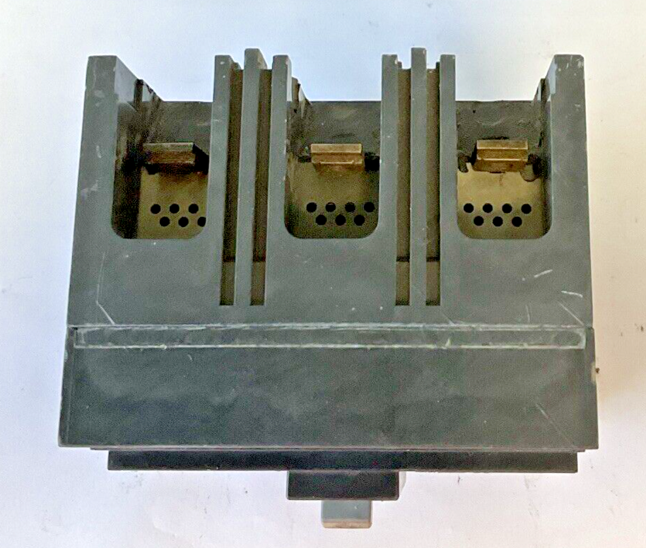 GE TED134YT150 CIRCUIT BREAKER 150A 480VAC 250VDC 3POLE WITHOUT TRIP