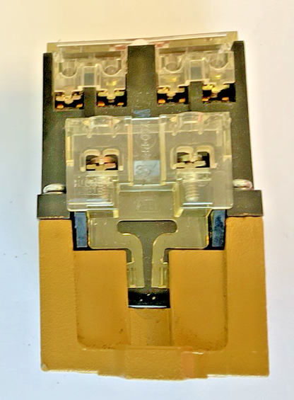 ALLEN BRADLEY 700-PK400A1 AC RELAY SER.D  10A 600VAC
