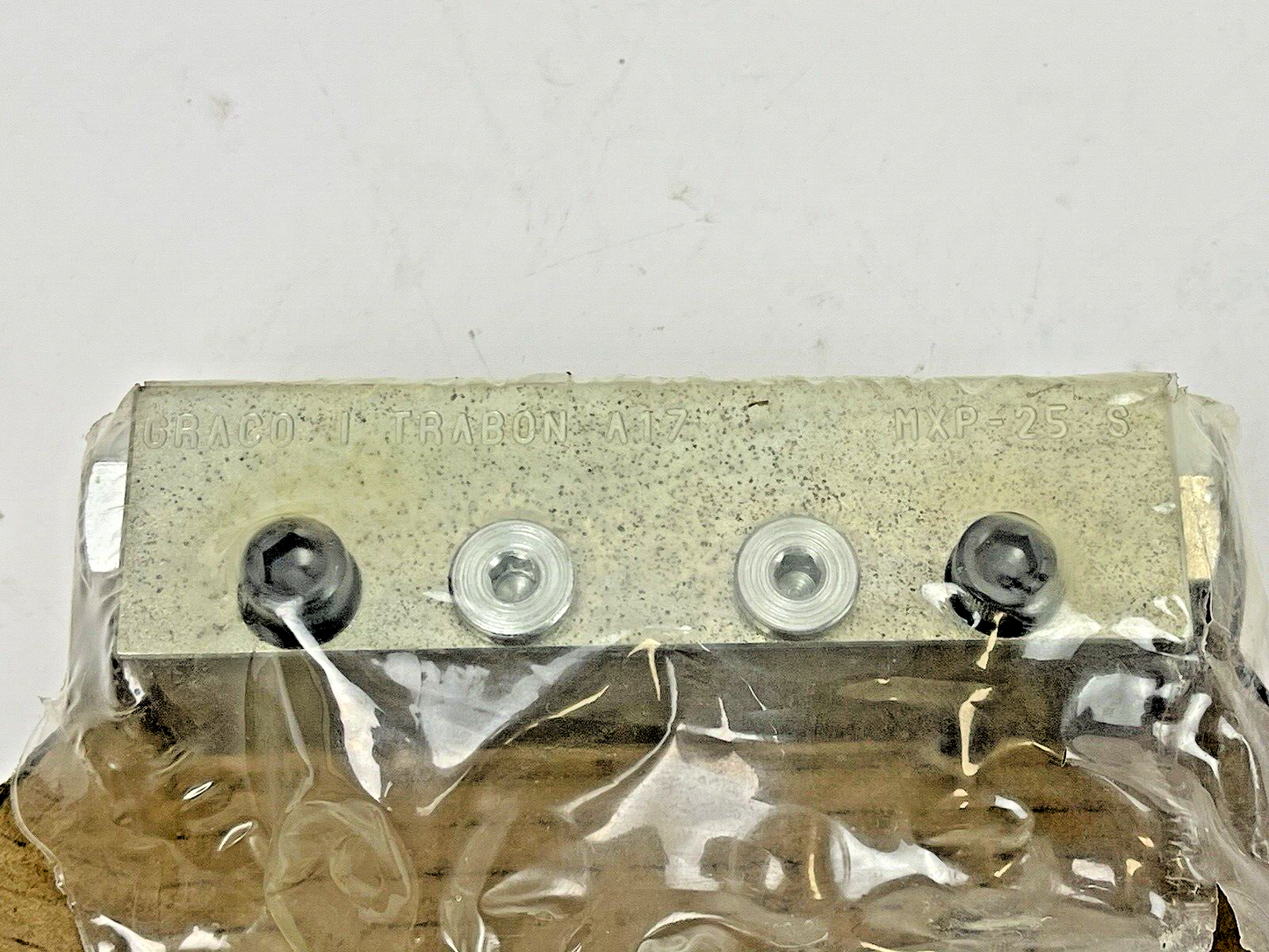 GRACO - 562819 - Trabon® MXP Series Single Divider Valve - 562819 KB17A - MXP-25