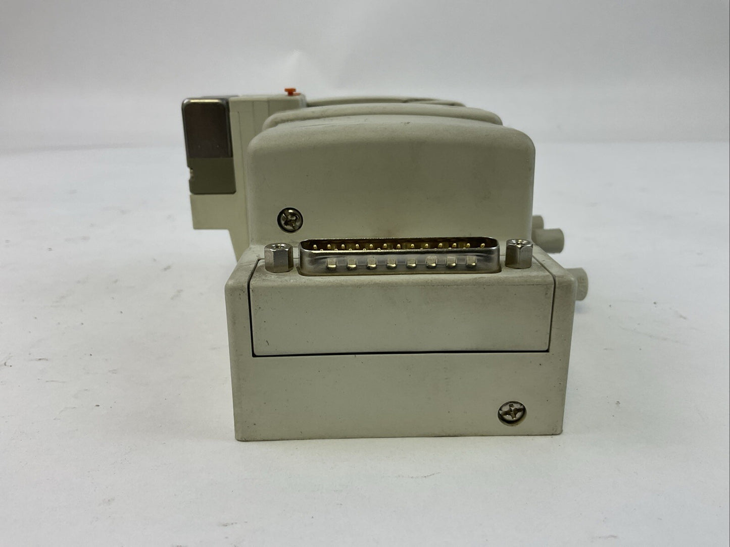 SMC VV5QC11-03C6FD3 MANIFOLD (VQC1400-51 (3) VQC VALVE 0.1-0.7 MPa)