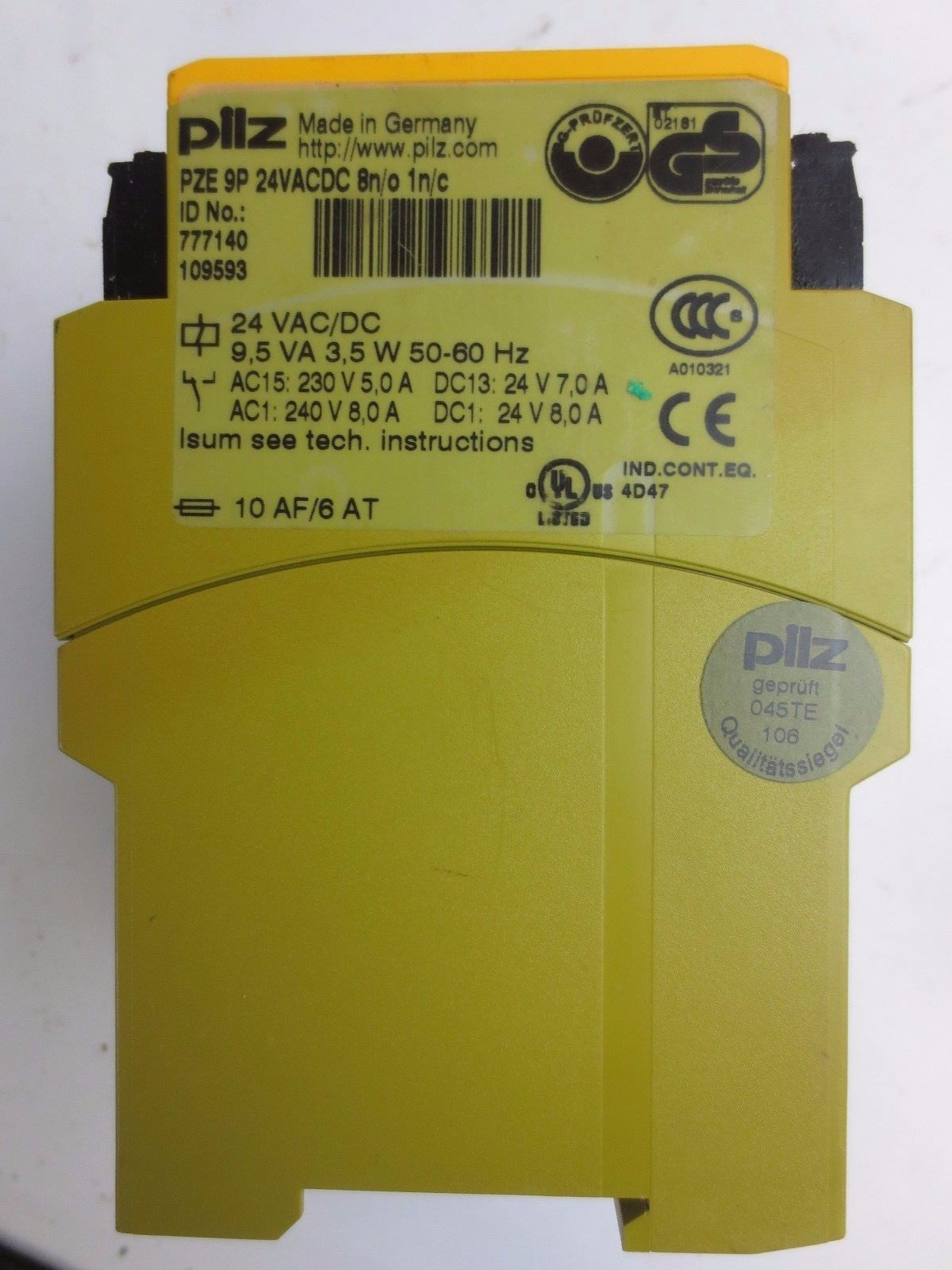 PILZ PZE 9P 777140  SAFETY RELAY - 24VAC/DC 8 n/o, 1 n/c - 9.5VA, 3.5W, 50-60Hz