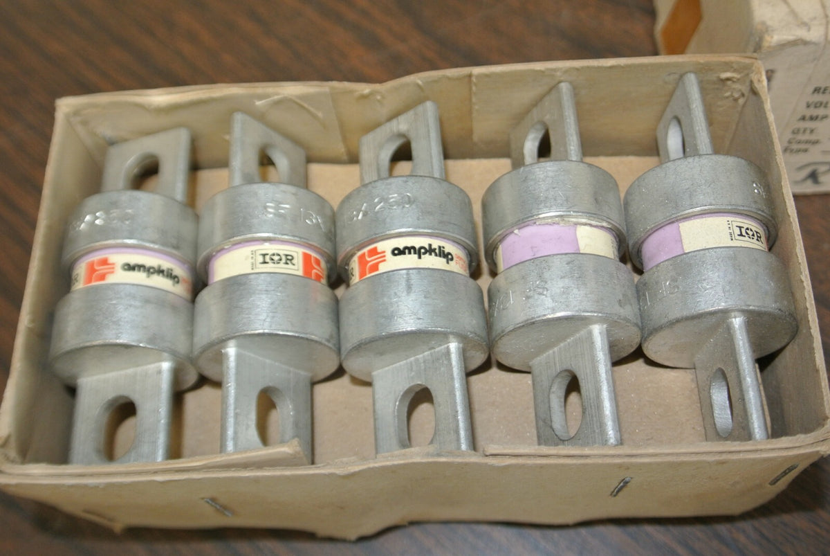BOX of 10 / INTERNATIONAL RECTIFIER SF13X250 FUSE / 250A / 130V / NEW SURPLUS