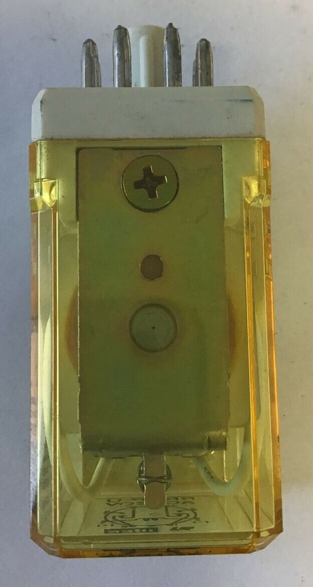 IDEC RR2P-U RELAY 120VAC 100VDC 10A***LOTOF2***