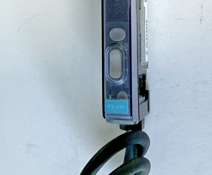 KEYENCE FS-V11P FIBER OPTIC SENSOR 24VDC