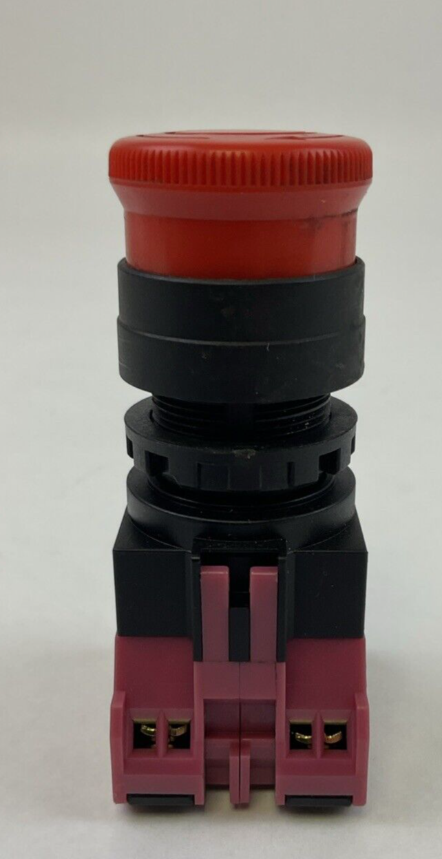 IDEC HW1B-V3F02-R TWIST LOCK PUSH BUTTON