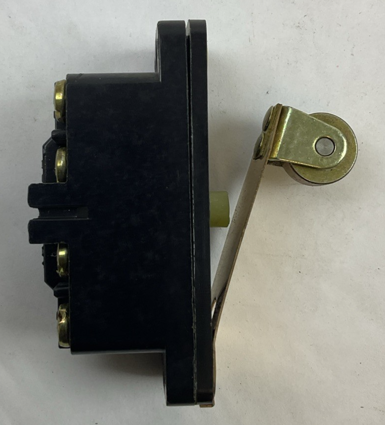 GE CR115B401 LIMIT SWITCH SNAP ACTING W/ROLLER LEVER 600V 2N.O.-2N.C.