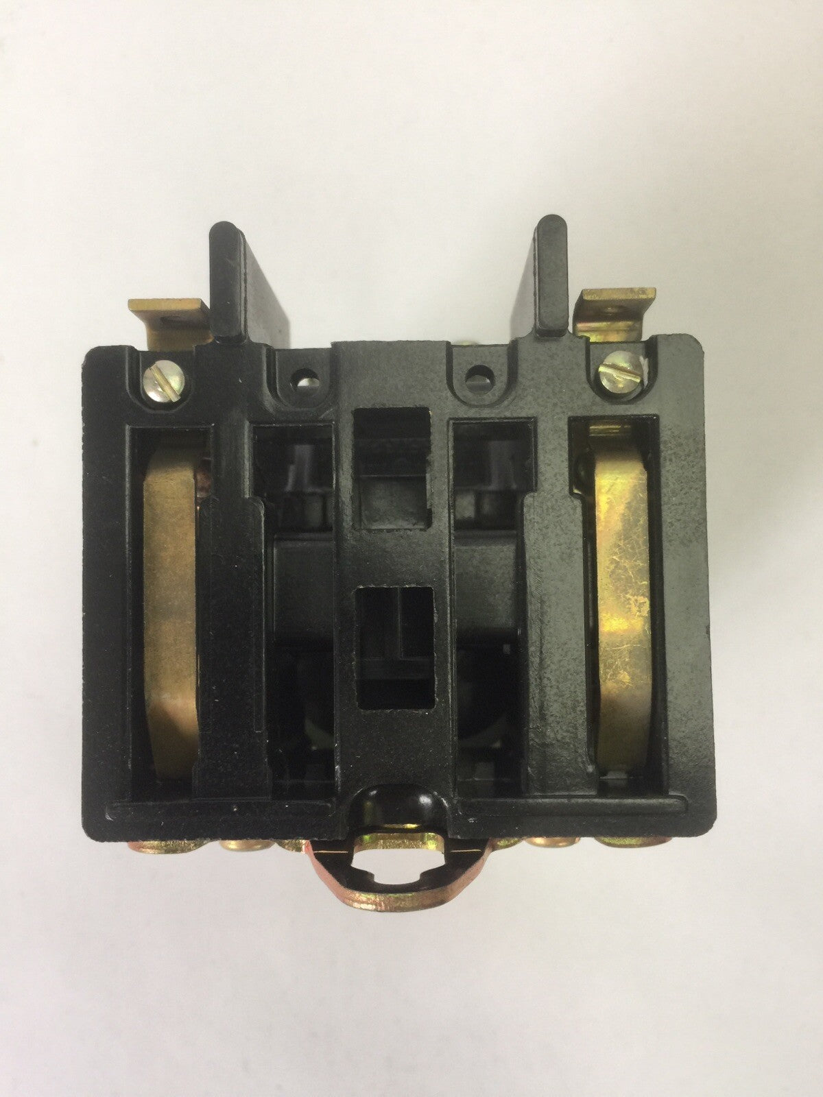 GE CR2811A210QA2 MACHINE TOOL RELAY  600V 10A COIL 22D135 115V 60HZ 92V 50HZ