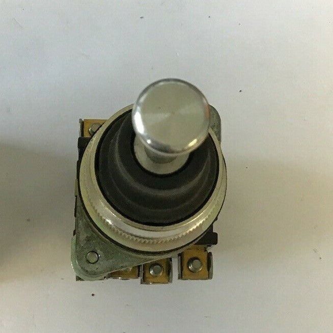 GENERAL ELECTRIC CR290UR203D OILTIGHT JOYSTICK 5POS. MOM. 2NO-2NC 600V