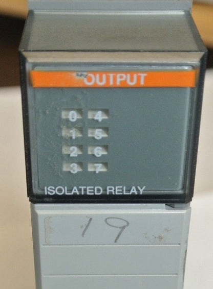 ALLEN-BRADLEY 1746-OX8 Ser. A- SLC500 OUTPUT MODULE - 5-250VAC, 5-125VDC