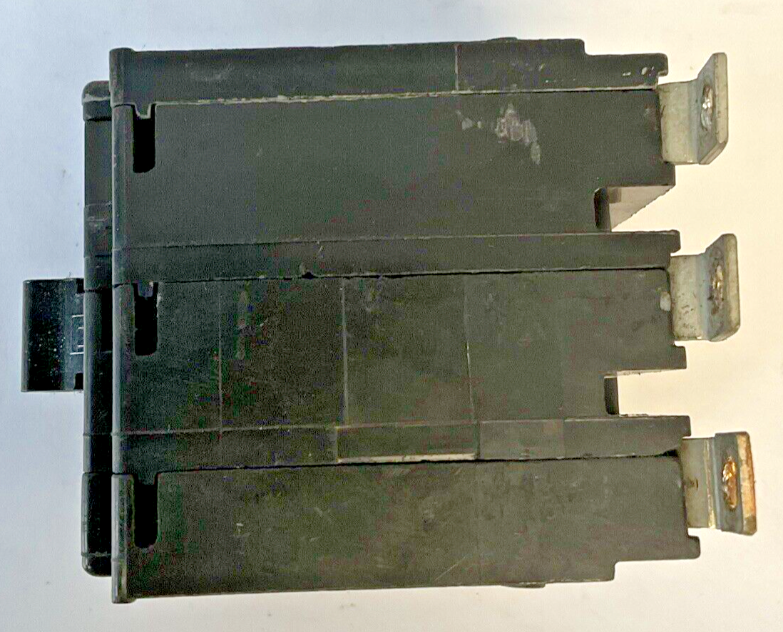 SQUARE D QOM320 CIRCUIT BREAKER 240VAC 22KA 3POLE 20A