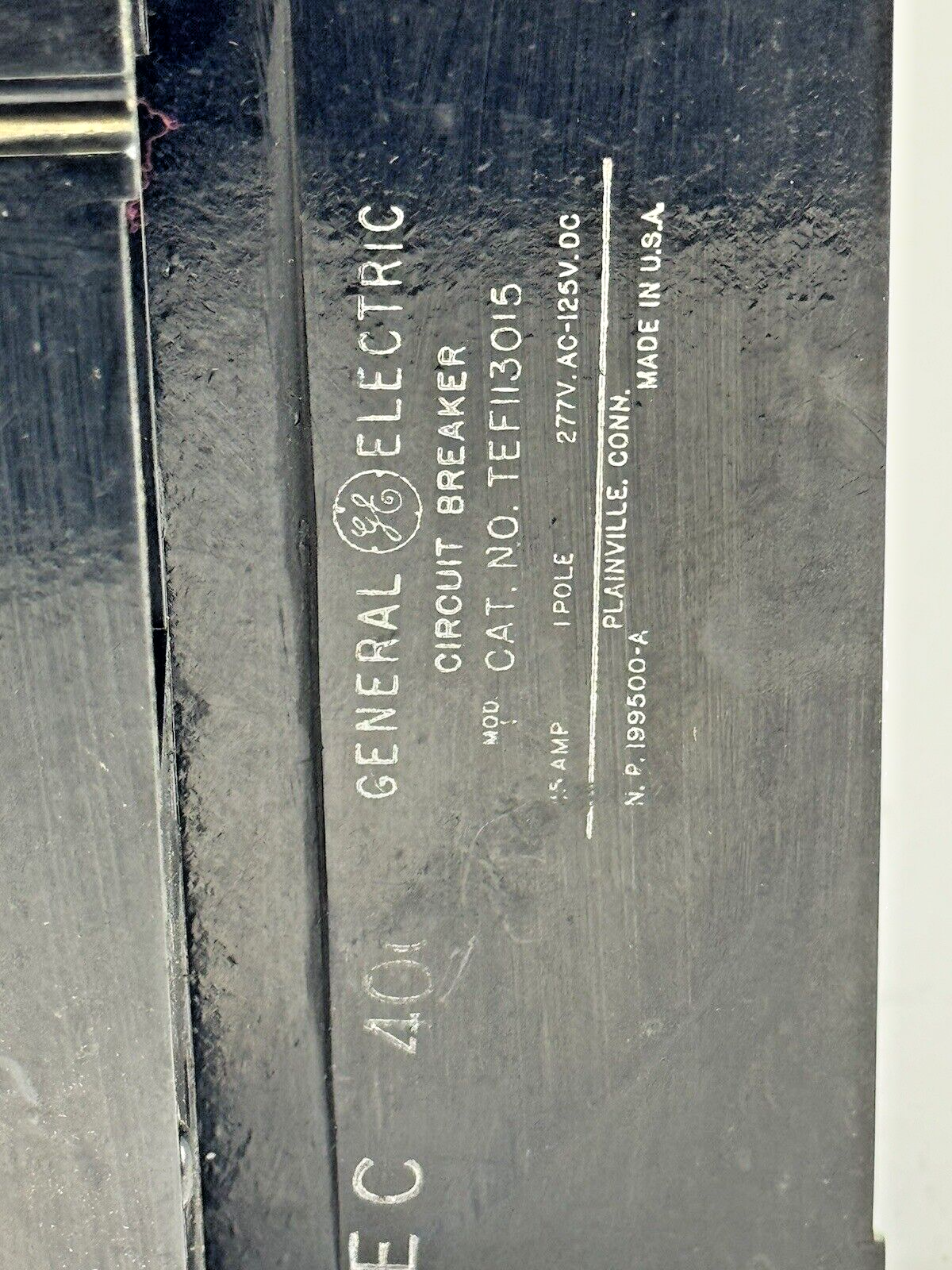 GE **LOT OF 2** - TEF113015 - CIRCUIT BREAKER - 1 POLE/15A/277 VAC