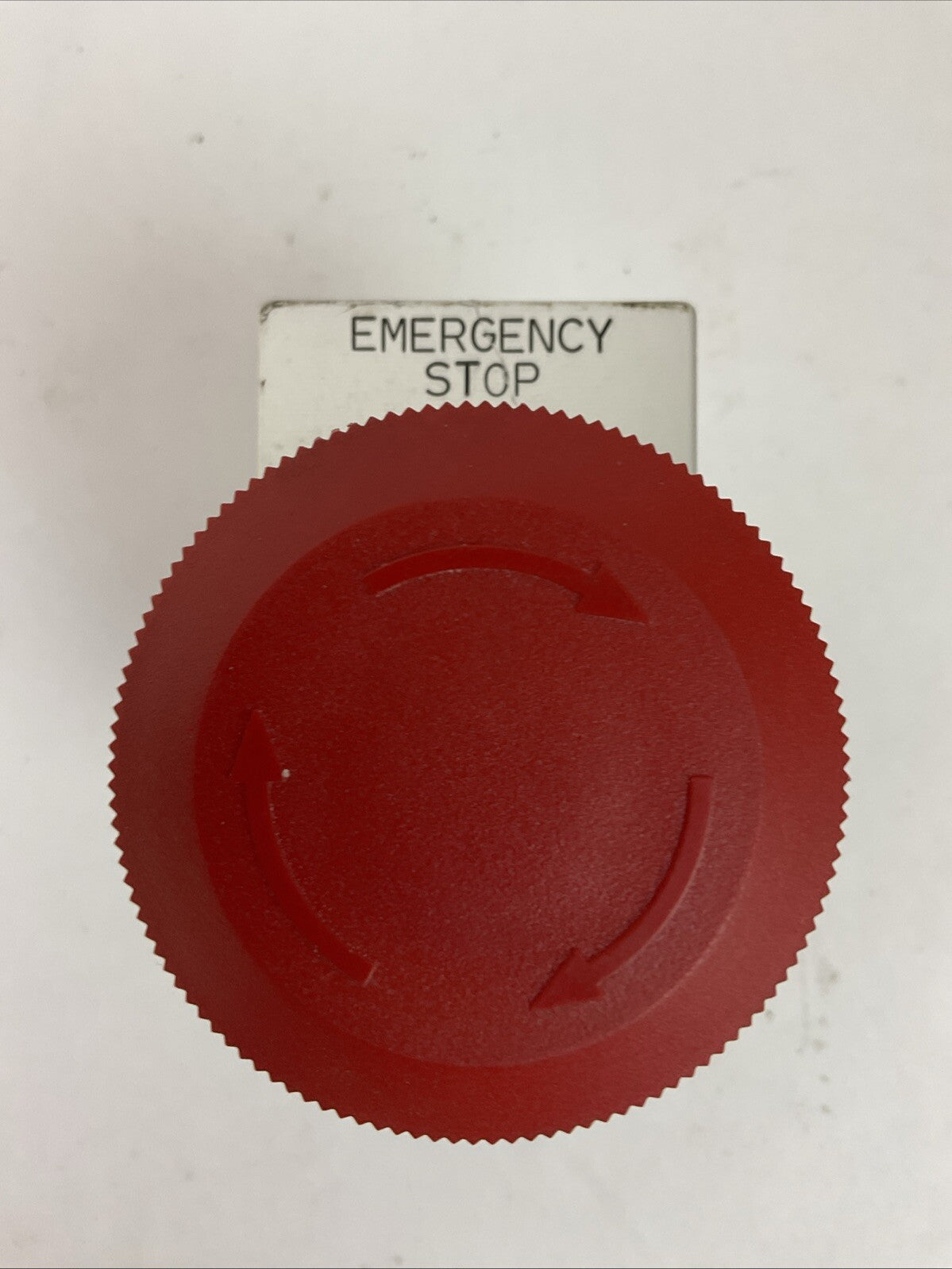 ALLEN BRADLEY 800H-FRXJT6A1 RED EMERGENCY PUSH BUTTON TWIST TO RELEASE SER F