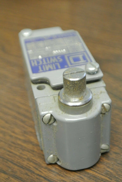 SQUARE D B53A2 HEAVY DUTY LIMIT SWITCH / 0-600V / 10A / NEW SURPLUS