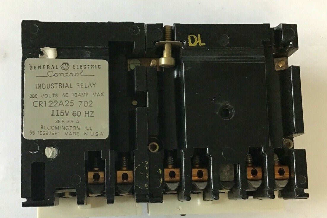 GENERAL ELECTRIC CR122A25702 INDUSTRIAL RELAY 200VAC 10A SER.A 115V 60HZ