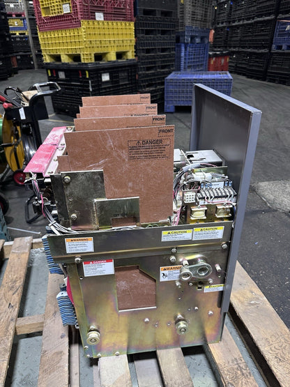 CUTLER HAMMER DS632 CIRCUIT BREAKER 3200 AMP 635V W/DIGITRIP RMS 810 S86LSIG (D)