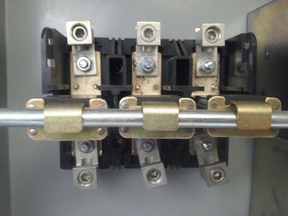 SIEMENS ITE F354 SER. A VACU-BREAK SWITCH CLAMPMATIC 3PH 200A 600V 150HP TYPE 1