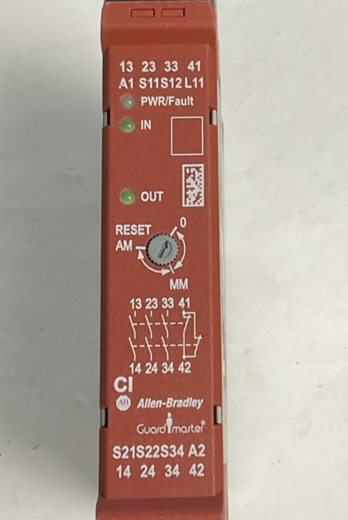 ALLEN BRADLEY 440R-S16R2 SAFETY RELAY SER.A 24VDC 3.5W FW:2.01