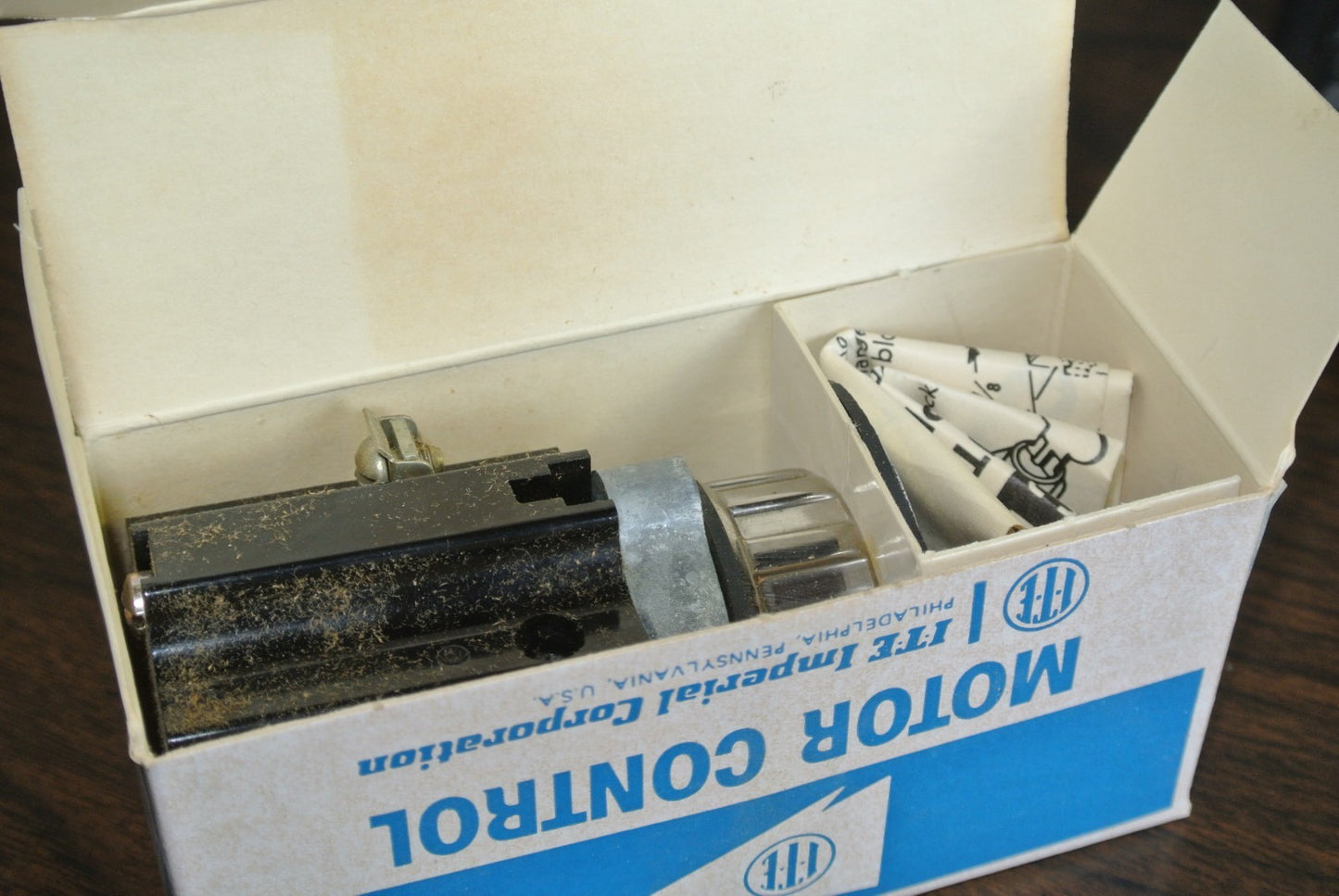 I-T-E H31PF2 OIL-TIGHT PILOT LIGHT - FULL VOLTAGE, 240V  NEW SURPLUS
