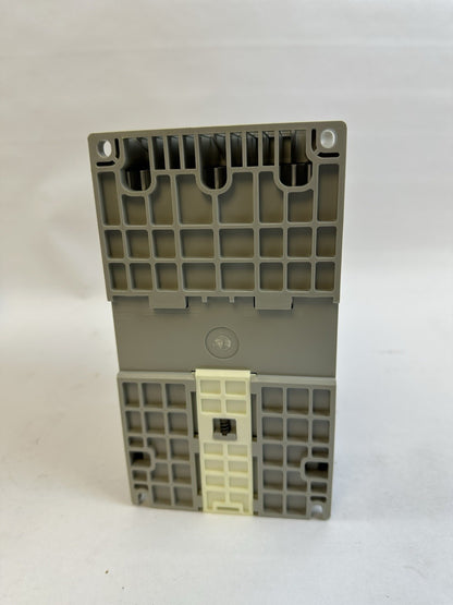 ALLEN-BRADLEY 22A-D6P0N104 POWERFLEX 4 AC DRIVE SER A FRN 3.05 3PH 342-528V
