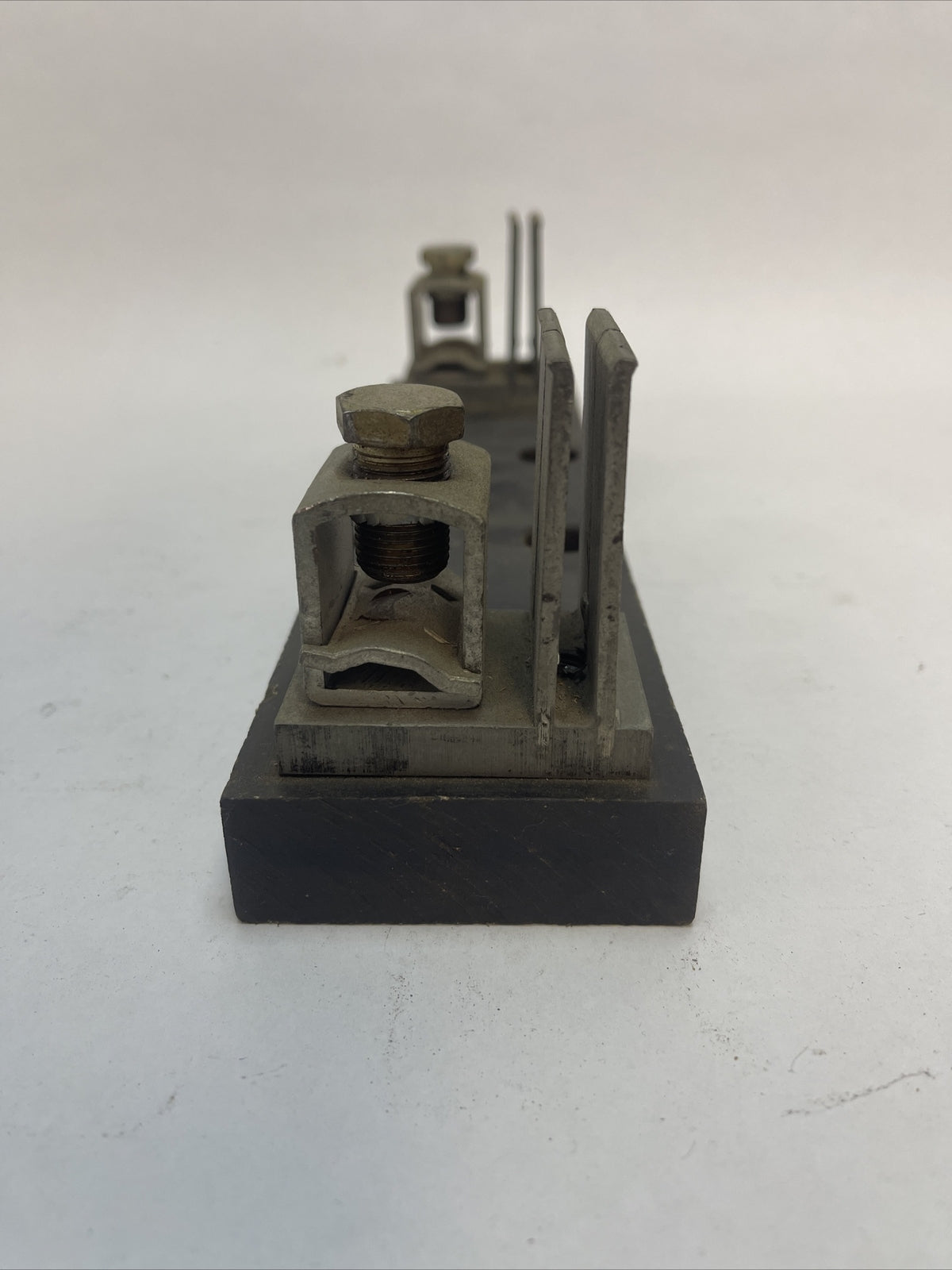 UNDERWRITERS SAFETY DEVICE CO 10529-1C FUSE HOLDER 400A 600V