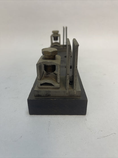 UNDERWRITERS SAFETY DEVICE CO 10529-1C FUSE HOLDER 400A 600V