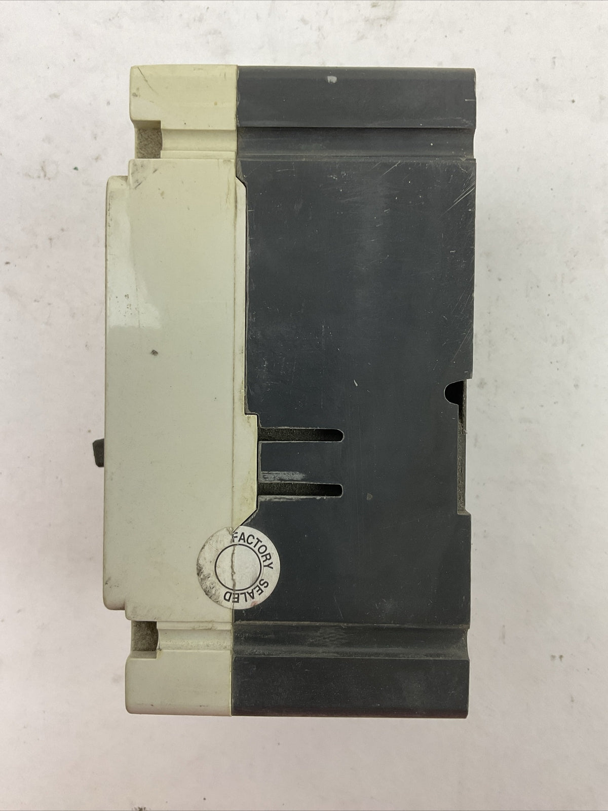 EATON HFD3015BP10 600VAC 250VDC 15AMP 3POLE 6604C37G02 CIRCUIT BREAKER HFD 65K