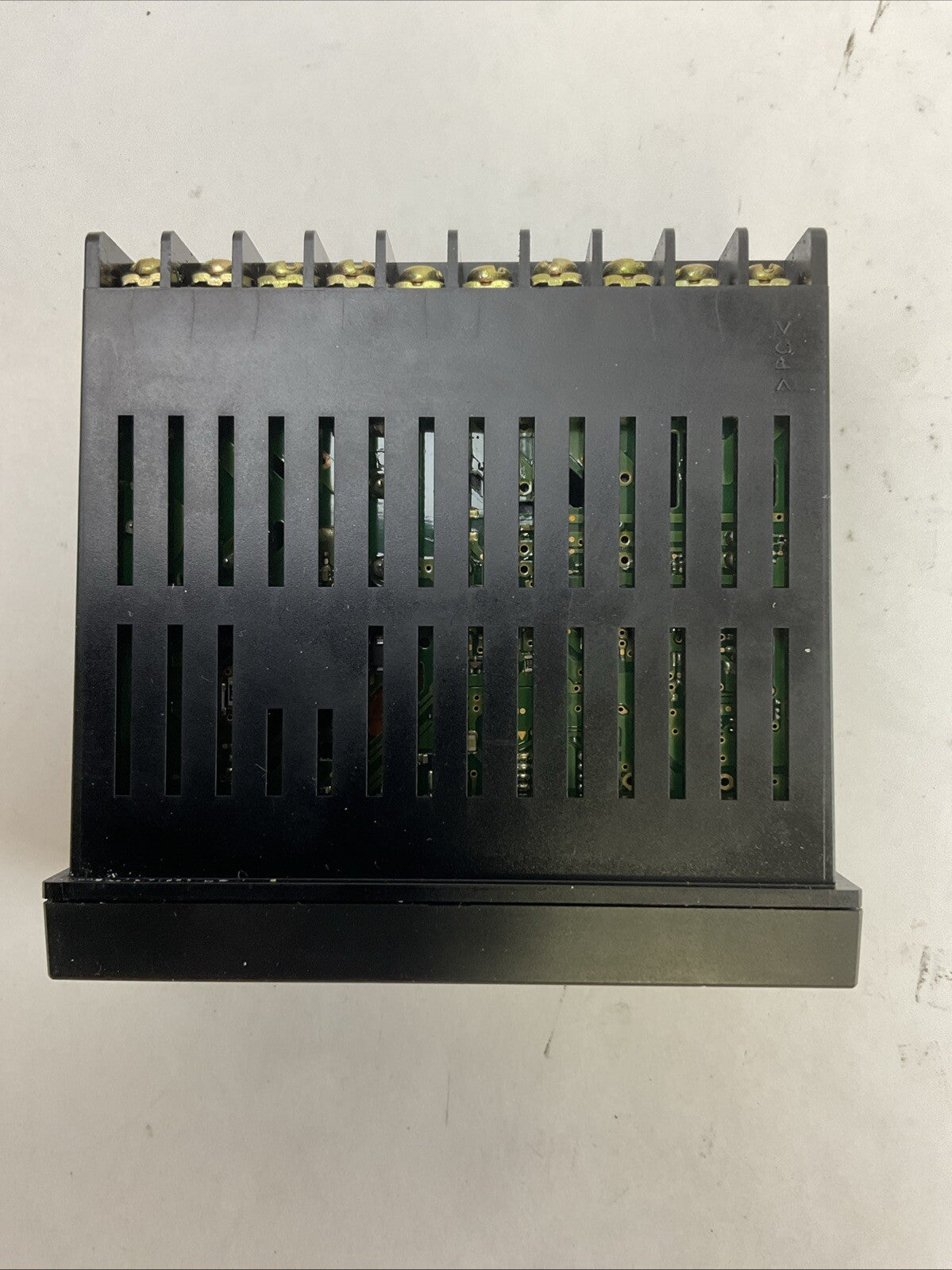 OMRON E5EN-R3MTC-500 TEMPERATURE CONTROLLER 100-240VAC 50/60HZ 9VA