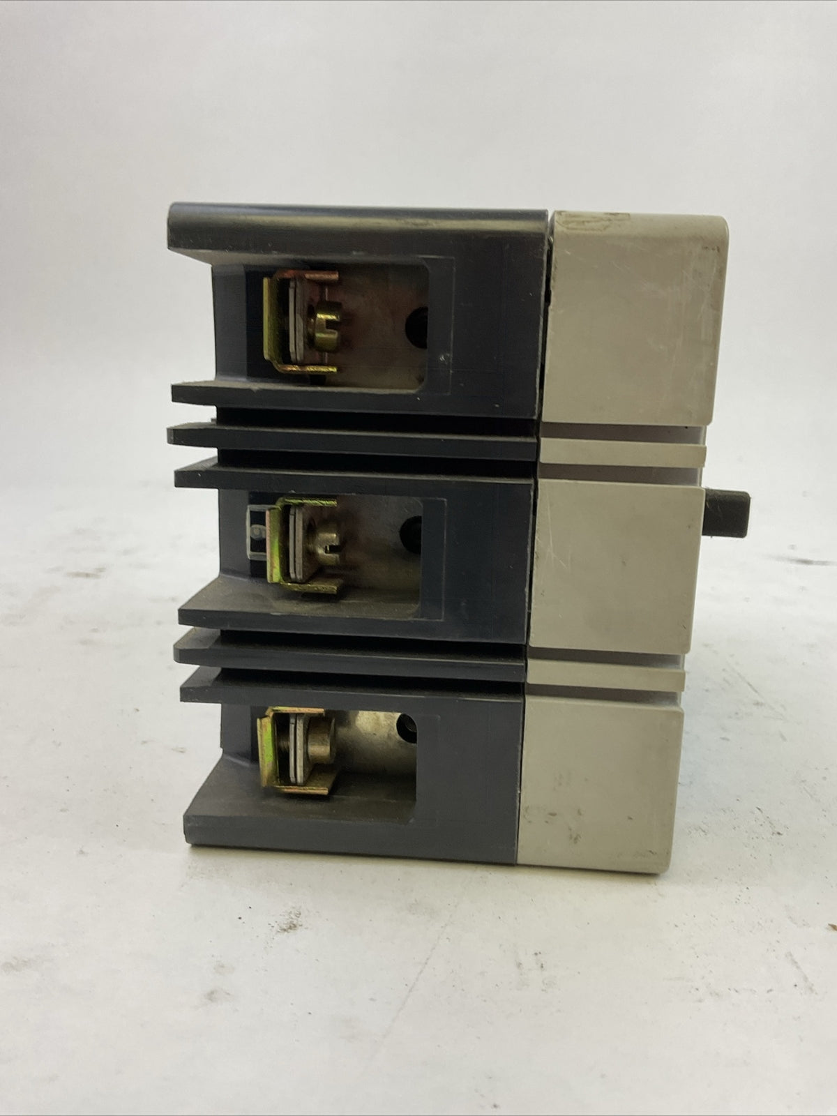 WESTINGHOUSE EHD3015 INDUSTRIAL CIRCUIT BREAKER 480VAC 250VAC 15AMP 3POLE SER C