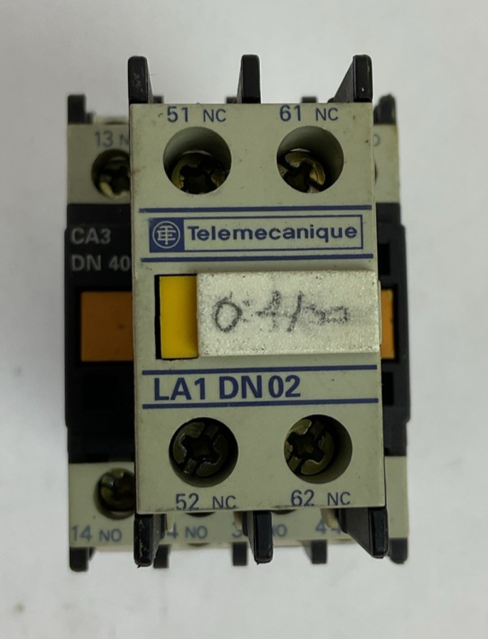 TELEMECANIQUE CA3DN40 600VAC 10A CONTACTOR 24VDC COIL LA4DE1E 24-48VDC LA1DN02