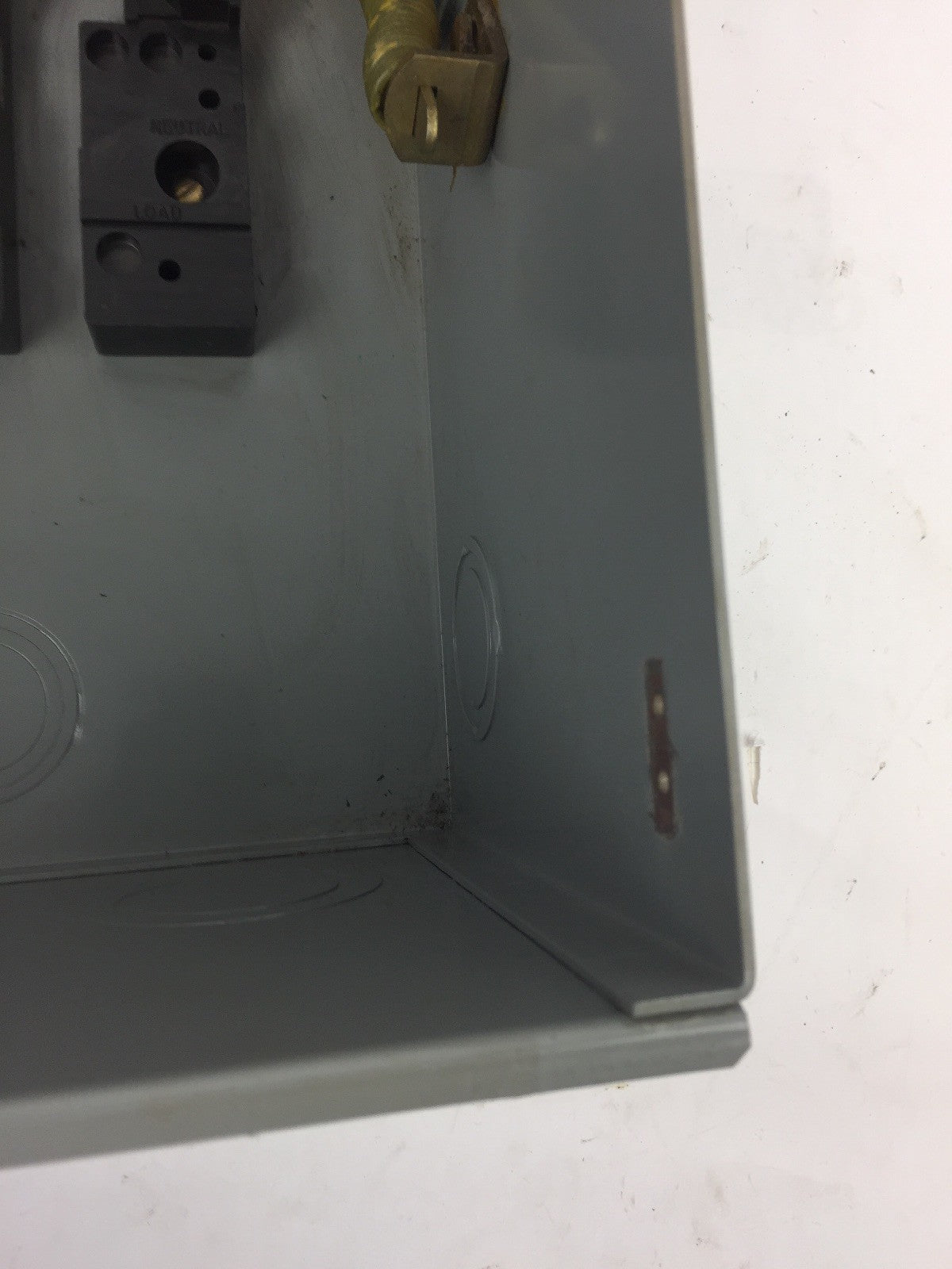 WESTINGHOUSE GUN323 SAFETY SWITCH 240 VOLT AC 100 AMP TYPE 1 ENCLOSURE INDOOR