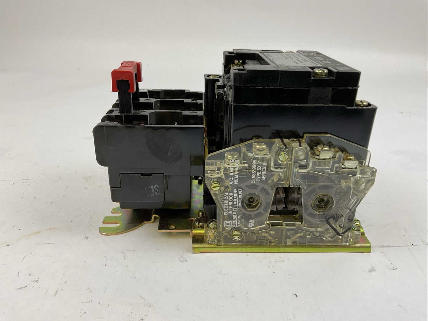 SQUARE D 8536SBG2 SIZE 0 STARTER 600VAC 5HP B3.70 HEATERS 31041-400-42 COIL 120V